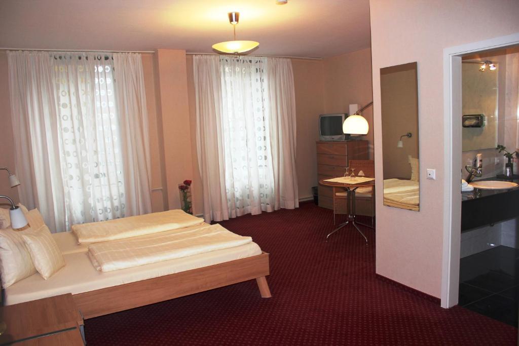 Hotel Roemischer Kaiser Bernkastel-Kues Habitación foto